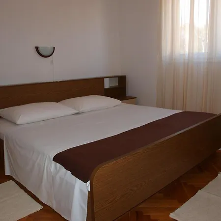 Apartment Mirja - 100m From The & Parking *
