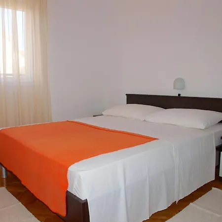 Mirja - 100m From The & Parking Apartment