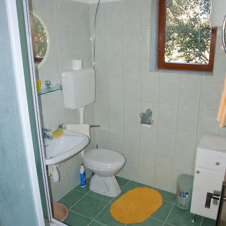 Apartment Mirja - 100m From The & Parking