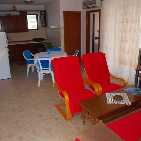 Mirja - 100m From The & Parking Trogir