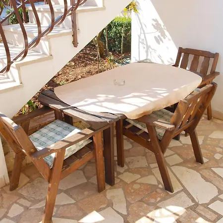 Mirja - 100m From The & Parking