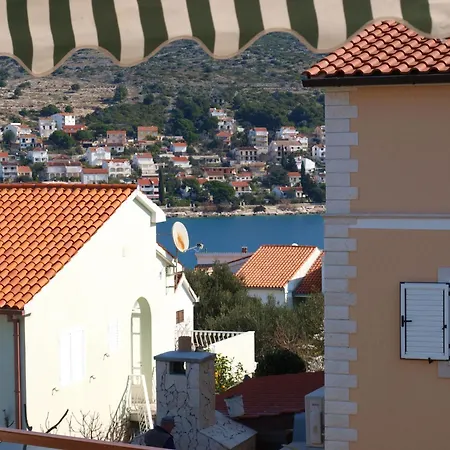 Apartment Mirja - 100m From The & Parking