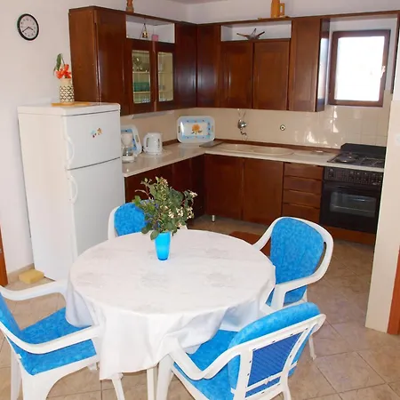 Mirja - 100m From The & Parking Apartment